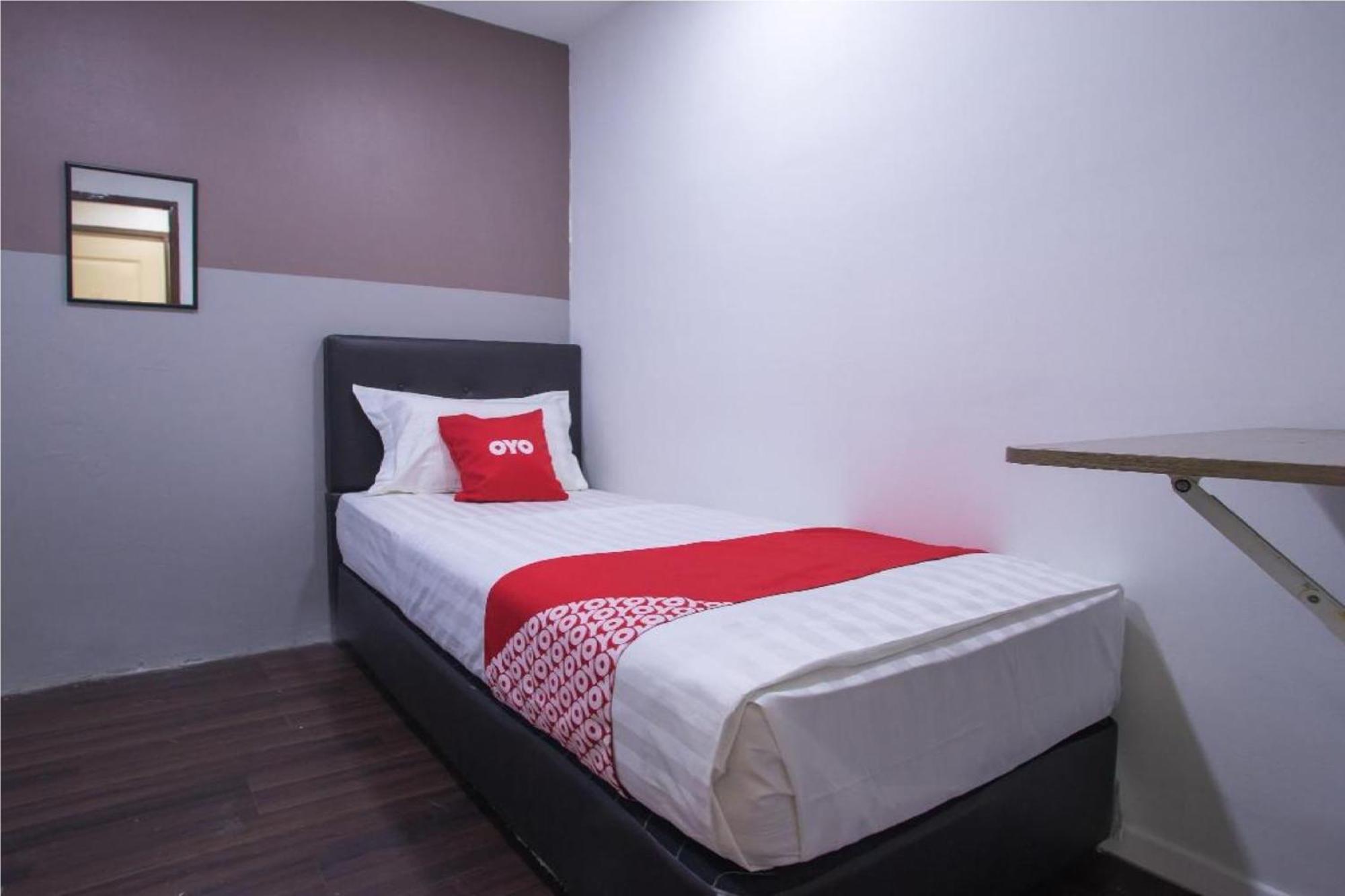 Oyo 90281 Hotel Taj Seksyen 13 Shah Alam Exterior photo